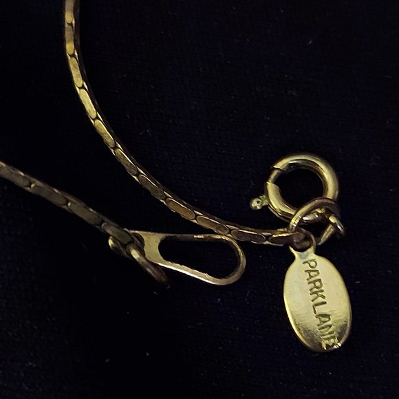 PARKLANE GOLDTONE NECKLACE LOCKET - Picture 5 of 6